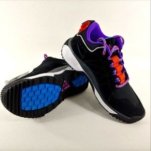Nike ACG Dog Mountain Sneakers